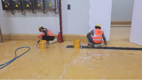 食品廠車間地面去除油污的四大方法！【客聰地坪】
